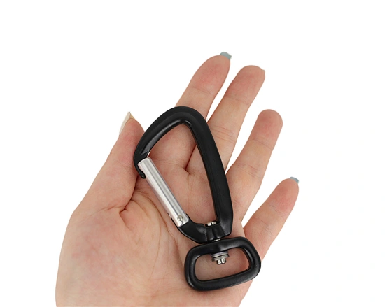 Swivel snap carabiner
